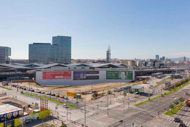 Construction site of the Business Center Icon Vienna, road intersection in front